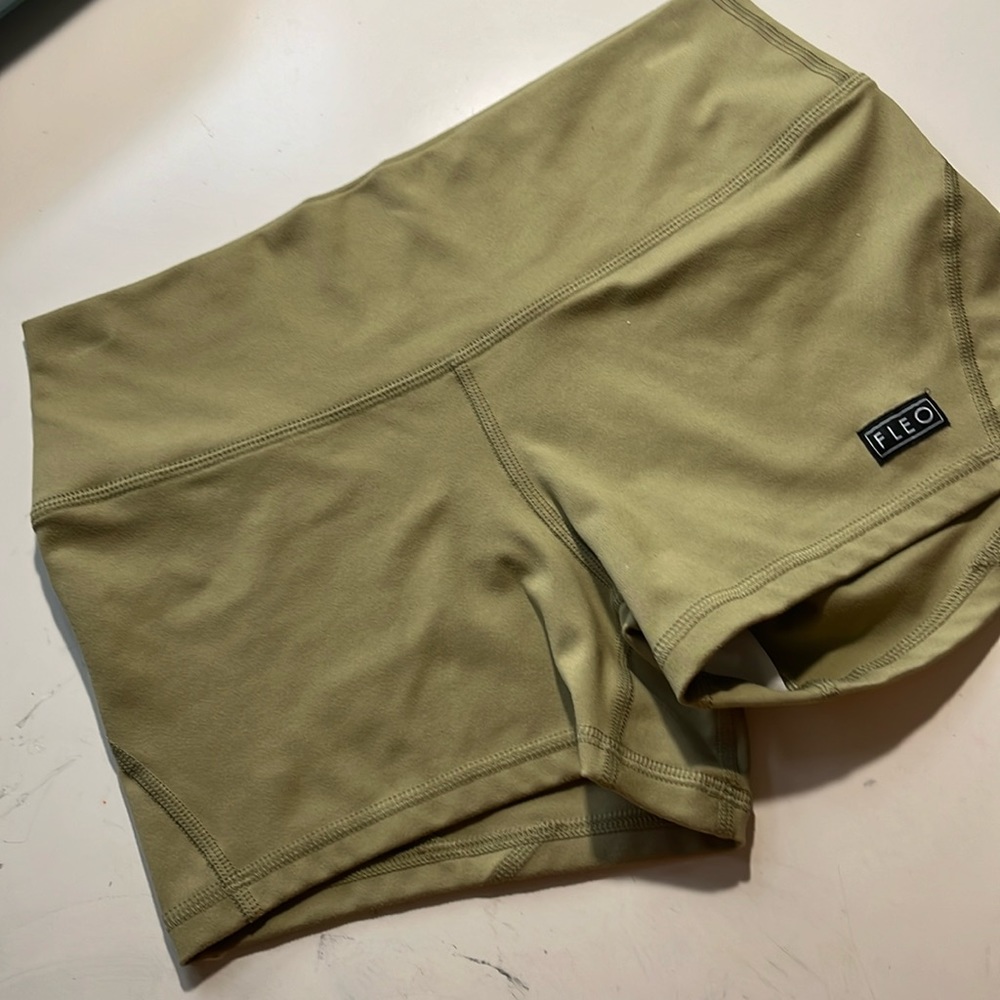Fleo Shorts
